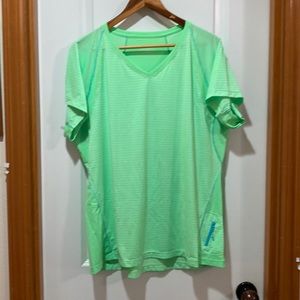 Woman Kirkland active workout wear top, size XXL, color Bright Green